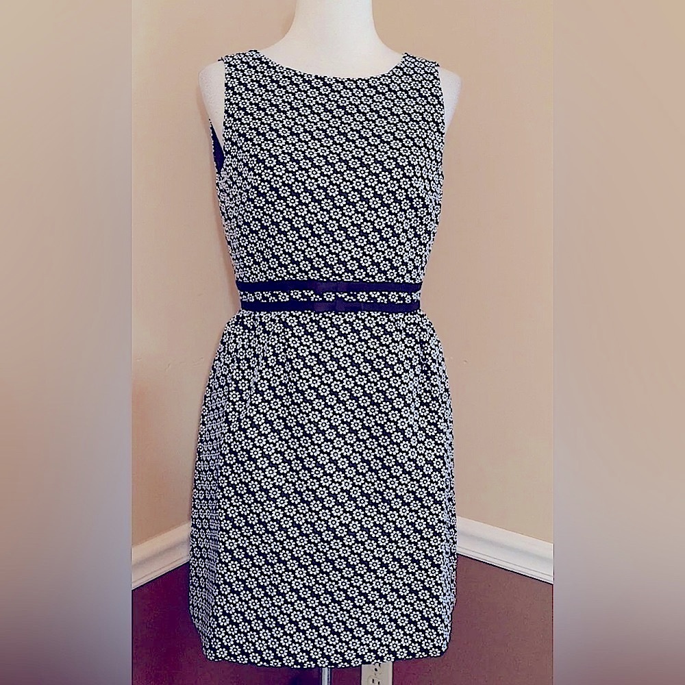 Black & White Retro Daisy Flower & Bows Sleeveless Modcloth Dress By Wendy Bird